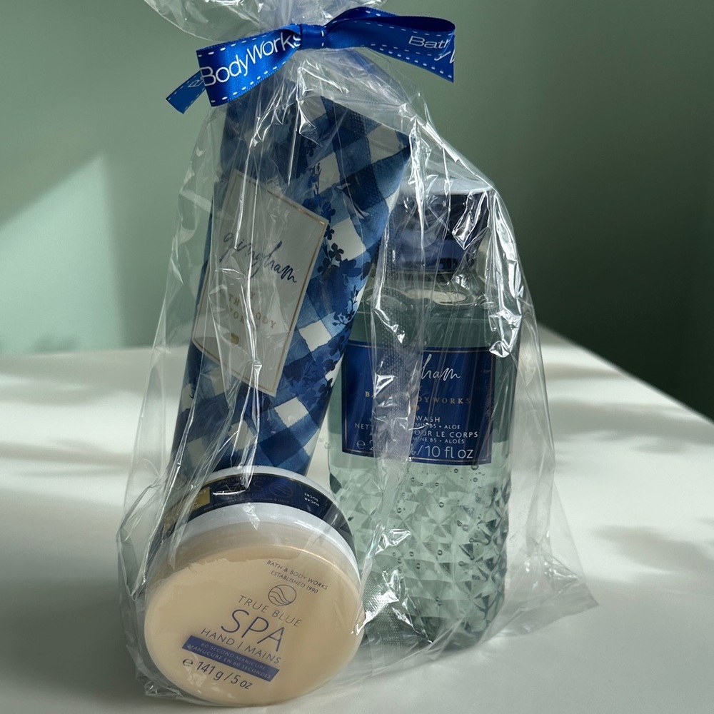 Bath & Body Works - set of 3 NWT